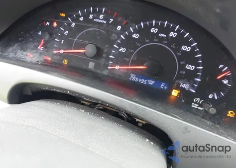 2010 Toyota Camry Le z USA, uszkodzony, nr VIN 4T1BF3EK3AU028027